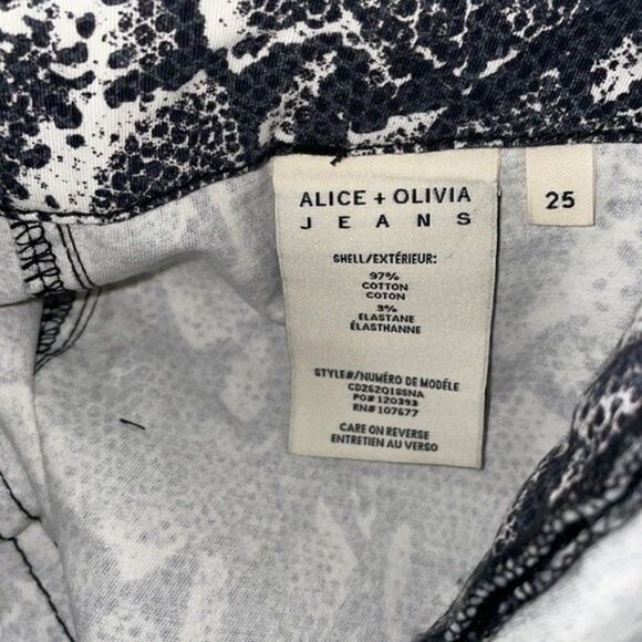 Alice + Olivia Jadon Snake Printed Cargo Pants Size 25 - Picture 12 of 12